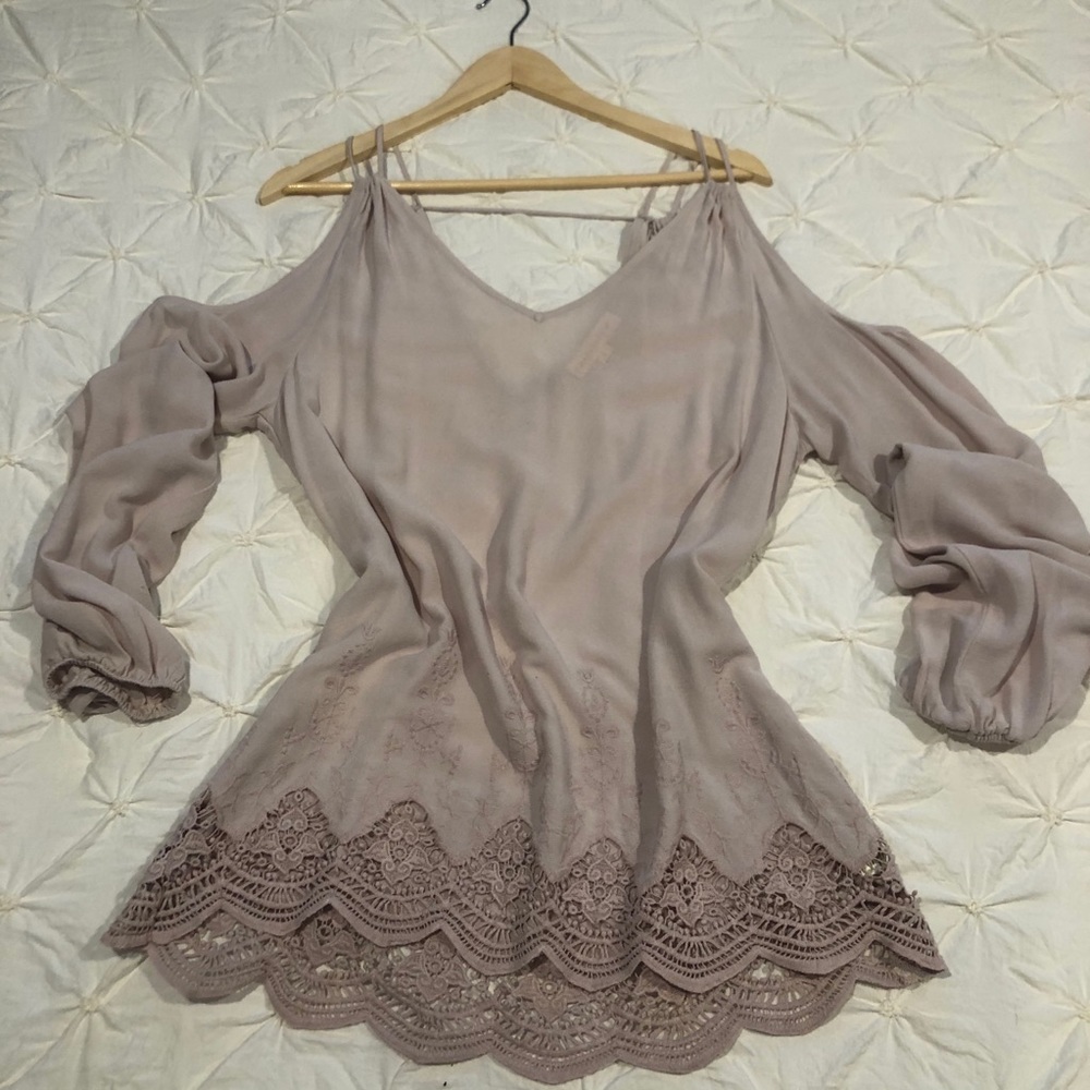 Cute LoveStitch Cold Shoulder Tunic SZ L